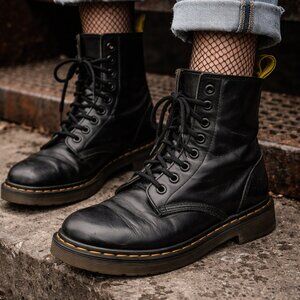 Dr Martens 1460 Black Leather Combat Boots Size US 7 Men / 8 Women EU 39 Classic